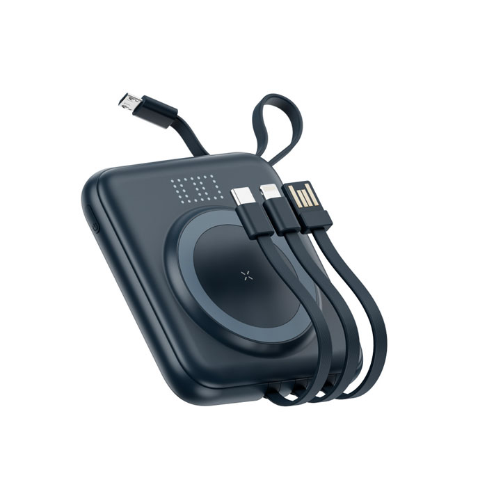 Top sạc dự phòng cổng ra Type-C đáng mua nhất hiện nay 1 Điện thoại đang sạc, cạnh laptop và dây cáp trên bàn làm việc